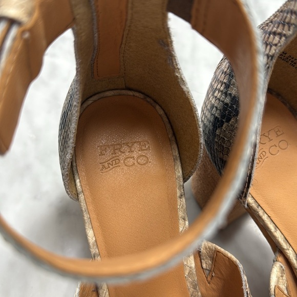 Frye & Co Bryn Python Print Block Heel Sandal size 8M - Picture 8 of 12